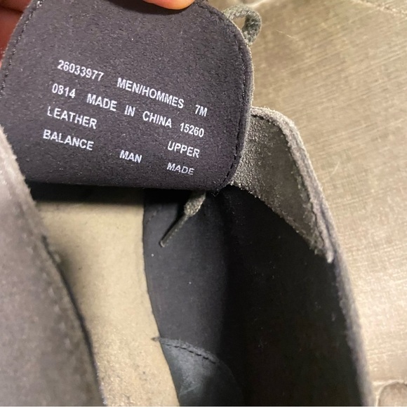Clark Boots Mens 7M Women 9 Grey Suede Chukka Rubber Sole
